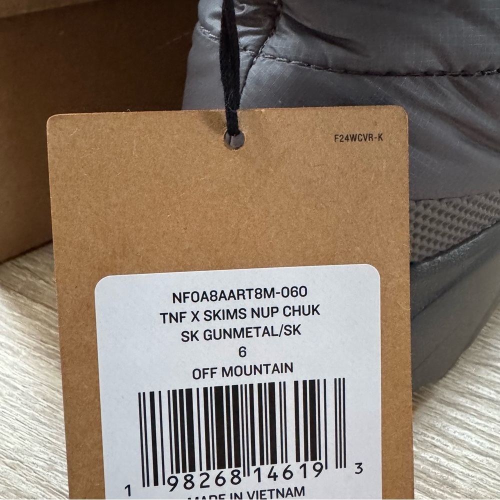 North Face x Skims Nuptse Traction Chukka Gunmetal Men's 6 / Women's 8 - Picture 8 of 12